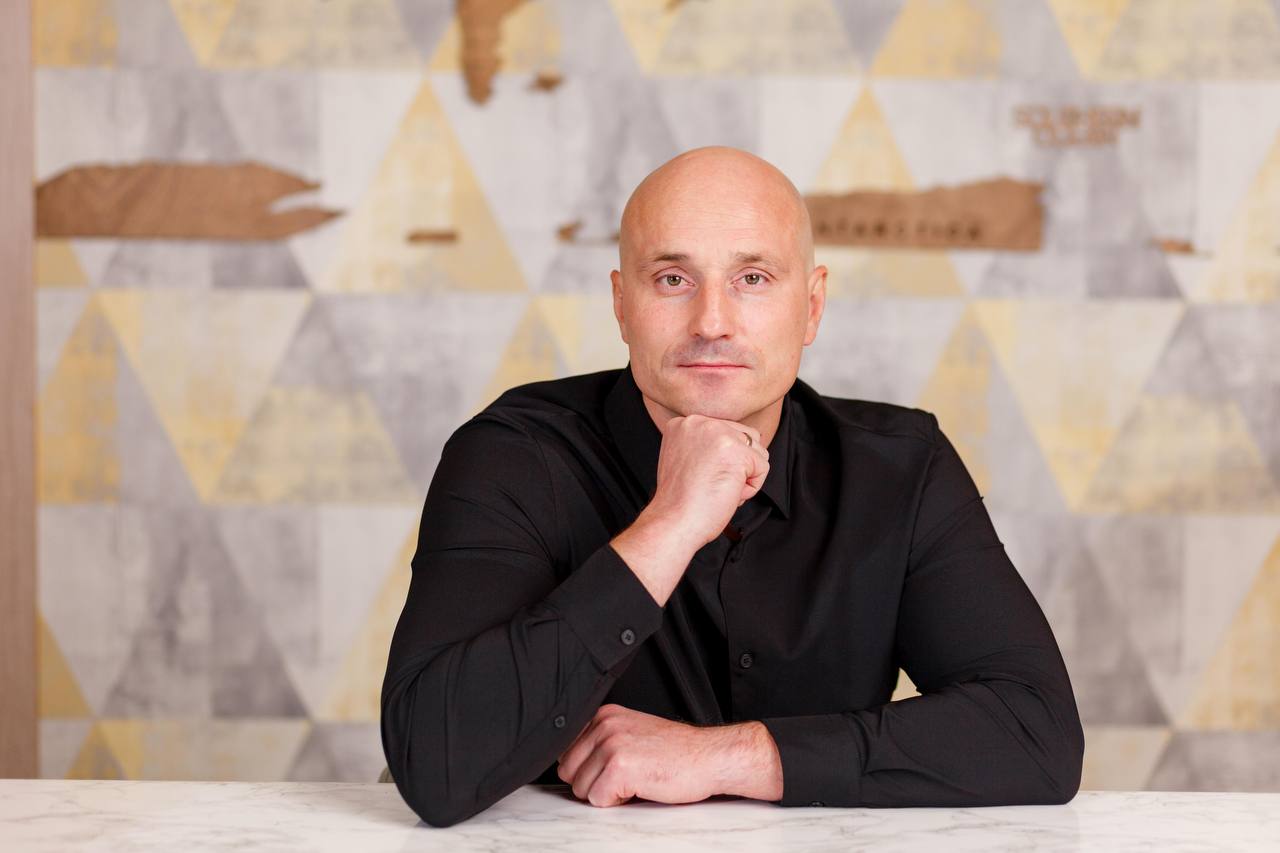 Дмитро — ріелтор, Київ